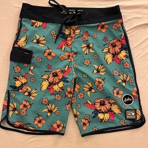 RVCA 32 Boardshorts